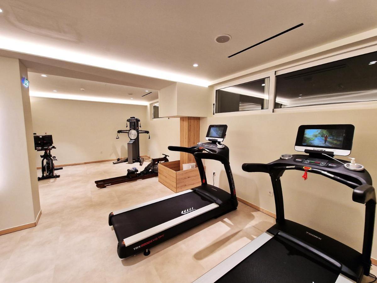 Tsamis Zante Suites (Adults Only) Psarou  المظهر الخارجي الصورة The gym at the hotel