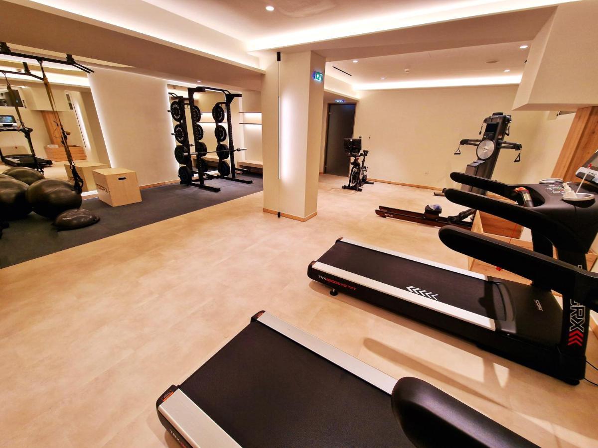 Tsamis Zante Suites (Adults Only) Psarou  المظهر الخارجي الصورة The gym at the hotel