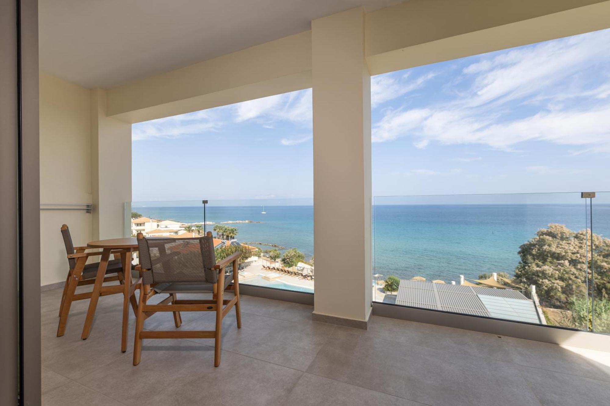 Tsamis Zante Suites (Adults Only) Psarou  المظهر الخارجي الصورة A balcony